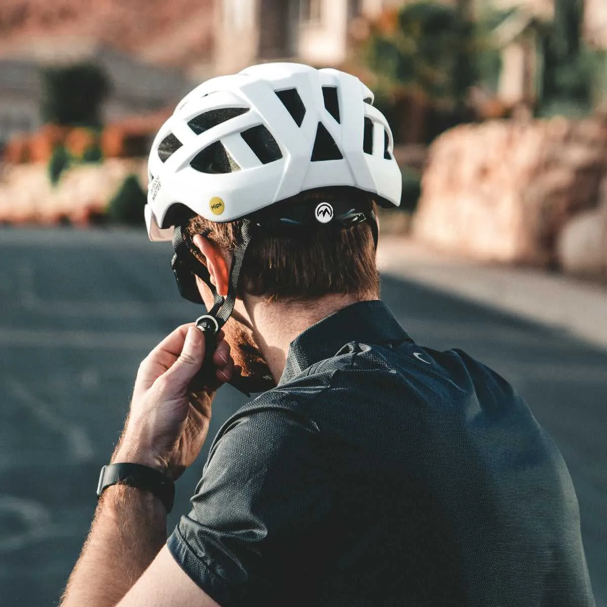 GEM BIKE HELMET WITH MIPS SYSTEM